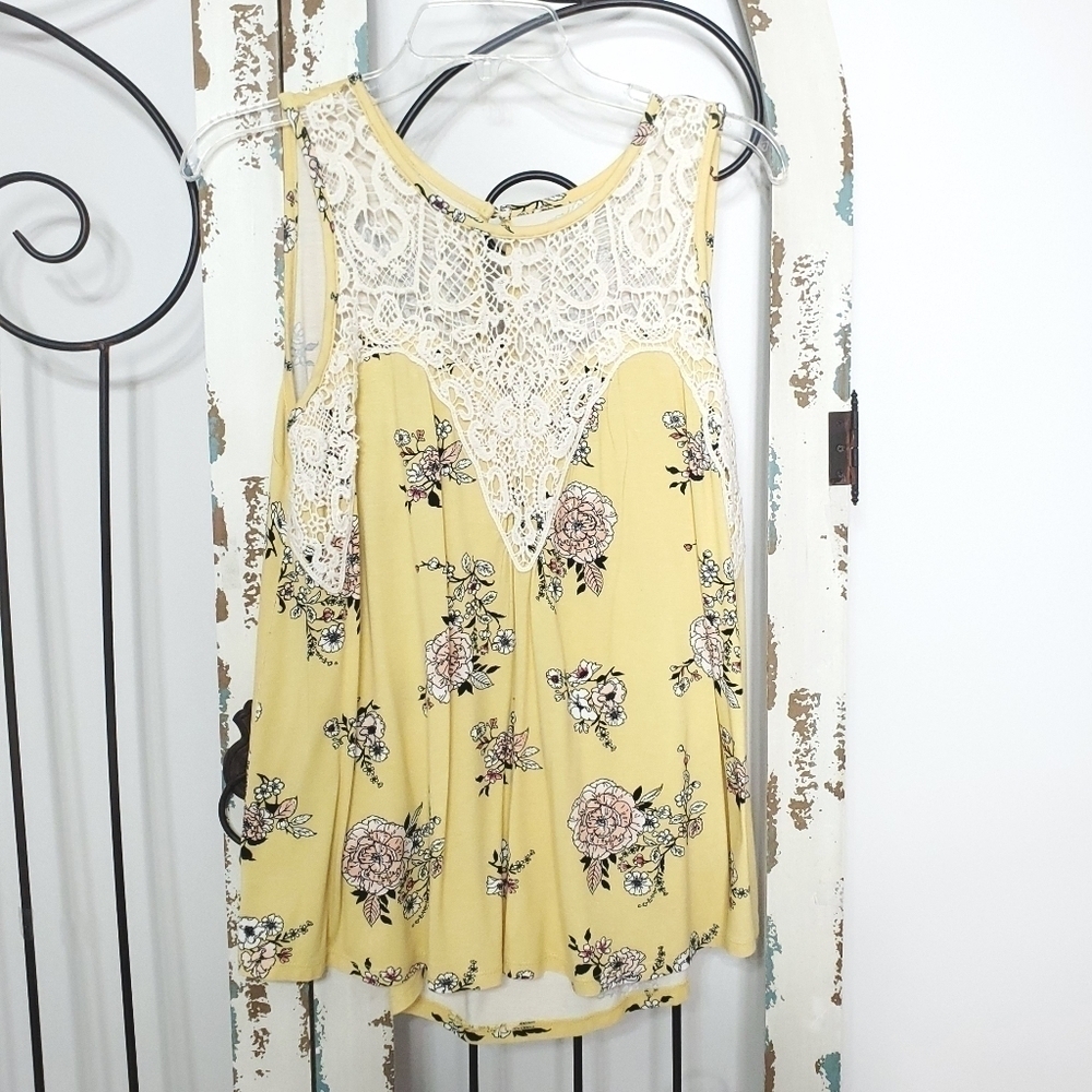 Maurices yellow print sleeveless top medium